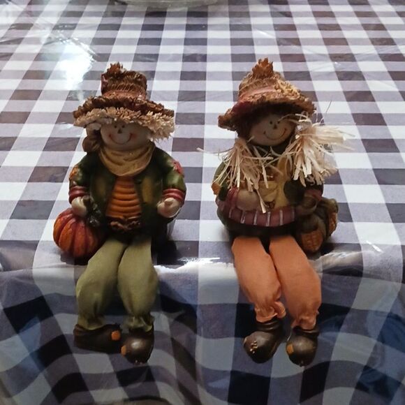 Seasonal Set of 2 Scarecrow Ceramic Shelf Sitter Figurines - Picture 2 of 7